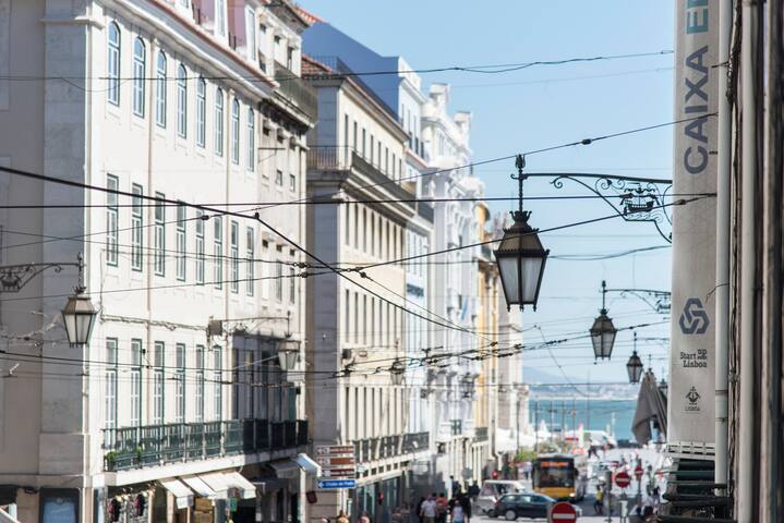 Excellent 3 Bedroom Apartment Baixa-Chiado gallery image 3