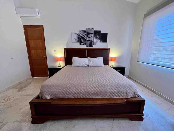 غرفة النوم الرئيسية 