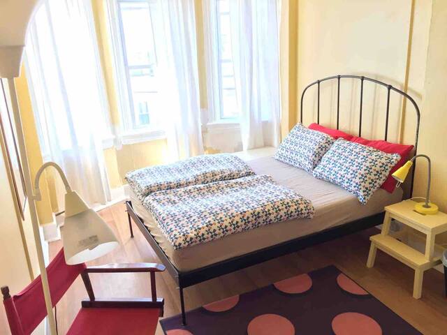 Central:Private Room. One or two person same price