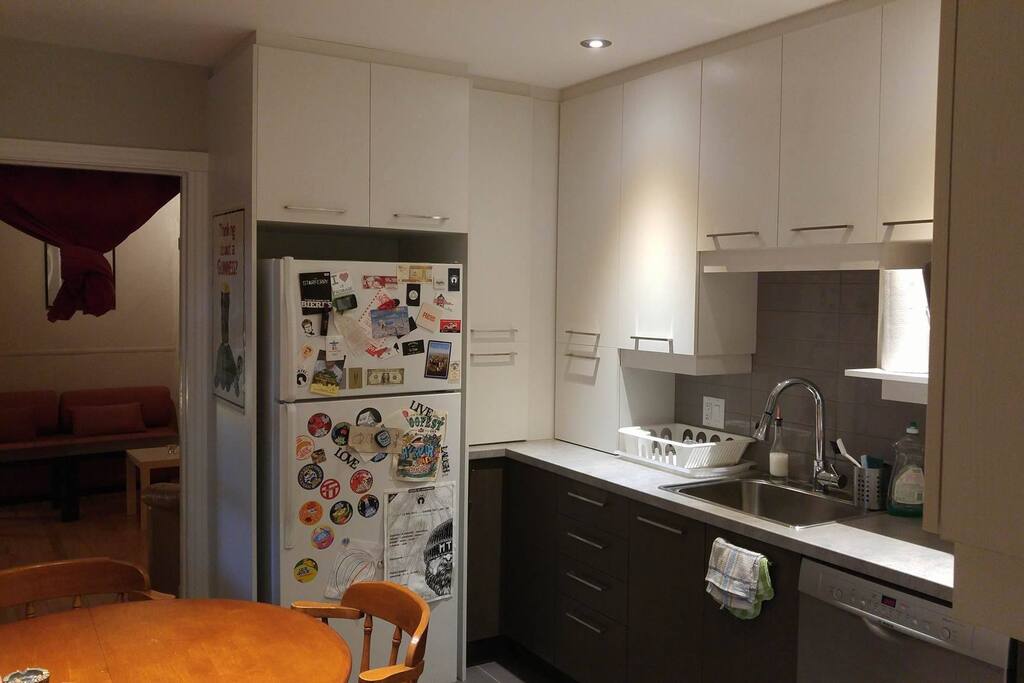 Kitchen (fridge + dishwasher + oven)