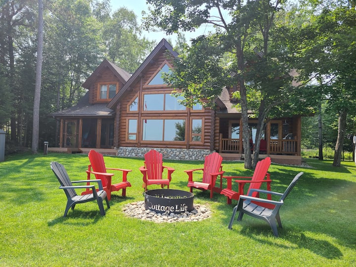 The 'Stately Log Cottage' on Lake Bernard Cottages for Rent in