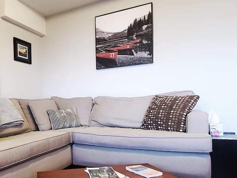 Popular Airbnb listing: Oceanfront Cozy Suite in Strathcona