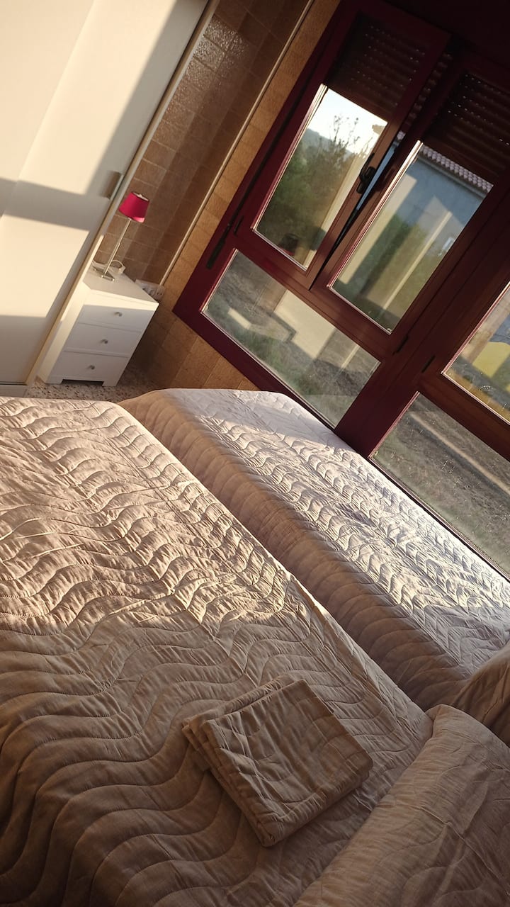 Schlafzimmer 1