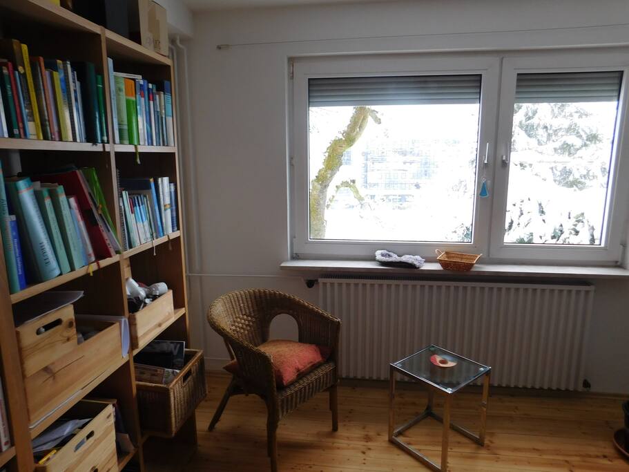 gemütliche Sitzecke zum Lesen und Schmökern