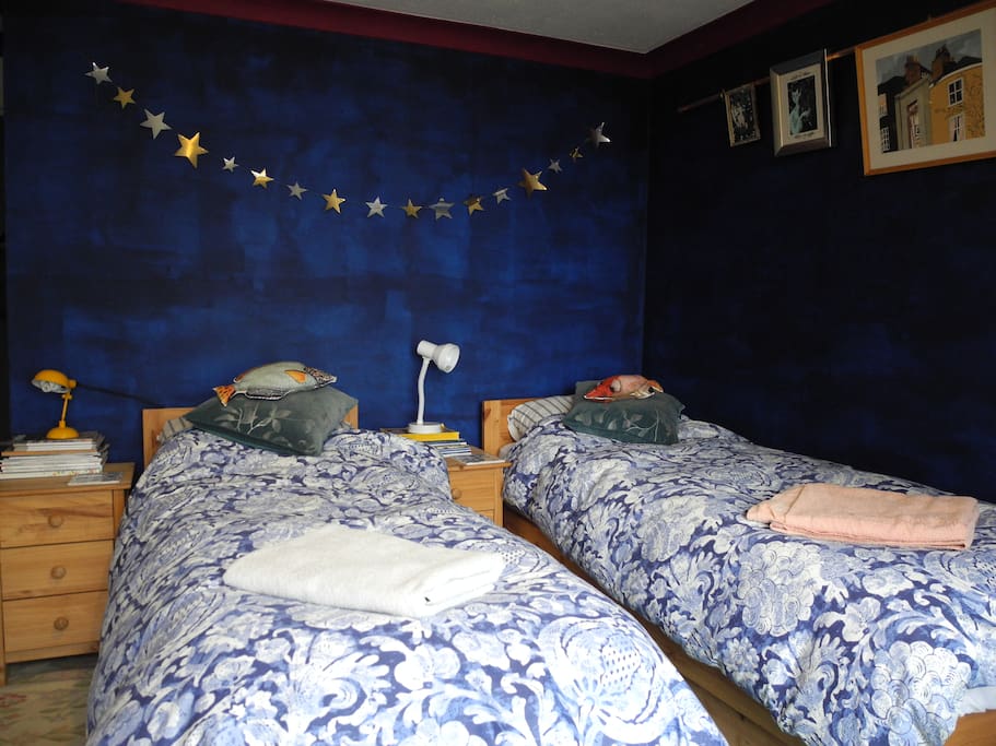 Big bedroom split to make a twin, there's more space than it looks between the beds!