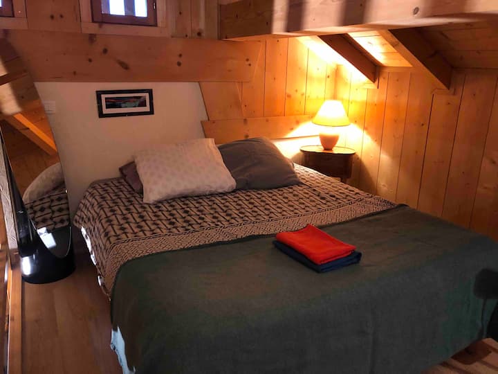 Mezzanine, Grand lit