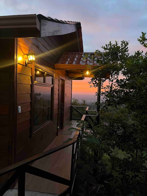 Cabaña de Montaña con Jaccuzzi Privado - Laurel