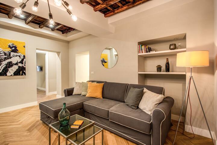 Trevi Fountain Superior 3 bdr apartment gallery image 2