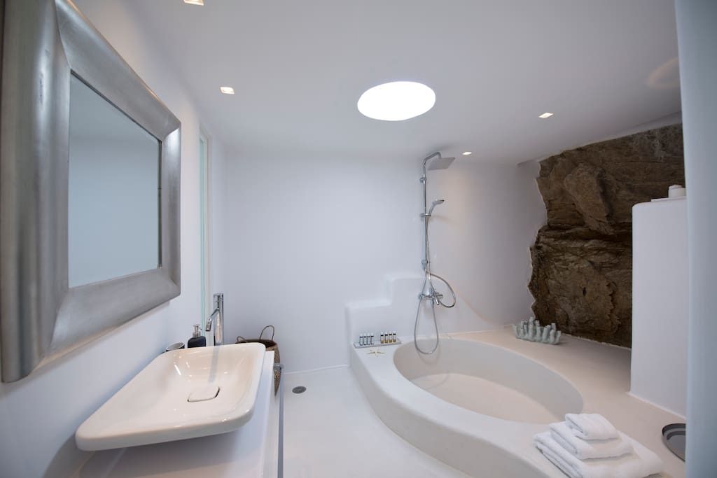 2 BDR Residence with private pool in Tourlos, Mykonos