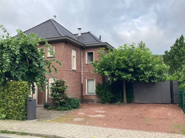 Modern house w pool,near Ghent,2-8p gallery image 2