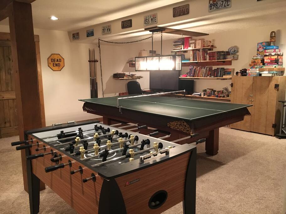 Entertainment center