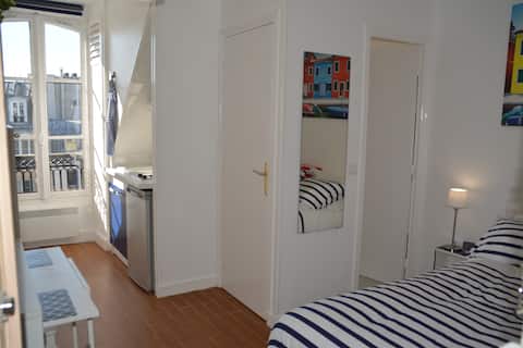 Top performing Airbnb: Studio for a single person - St Germain/St Michel in Paris 6e Arrondissement