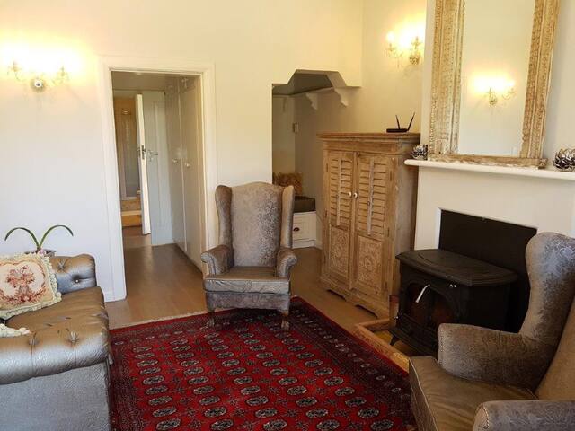 Pool Cottage gallery image 2