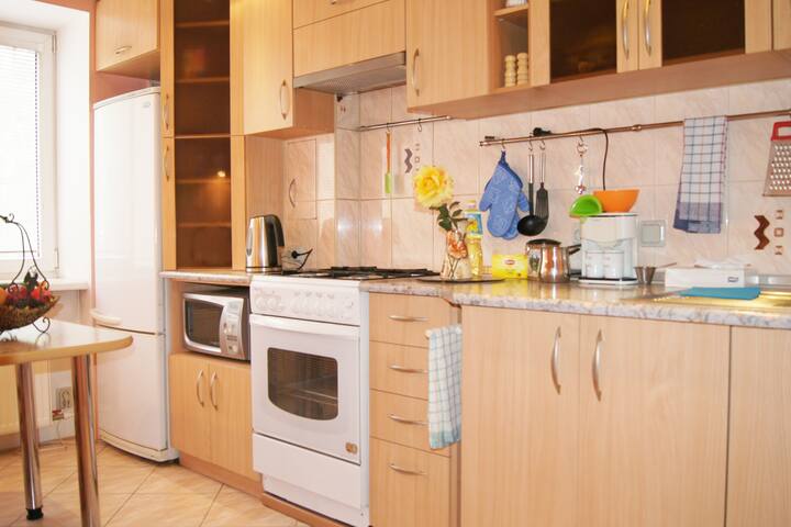 APARTMENT COZY, LIGHT, WARM