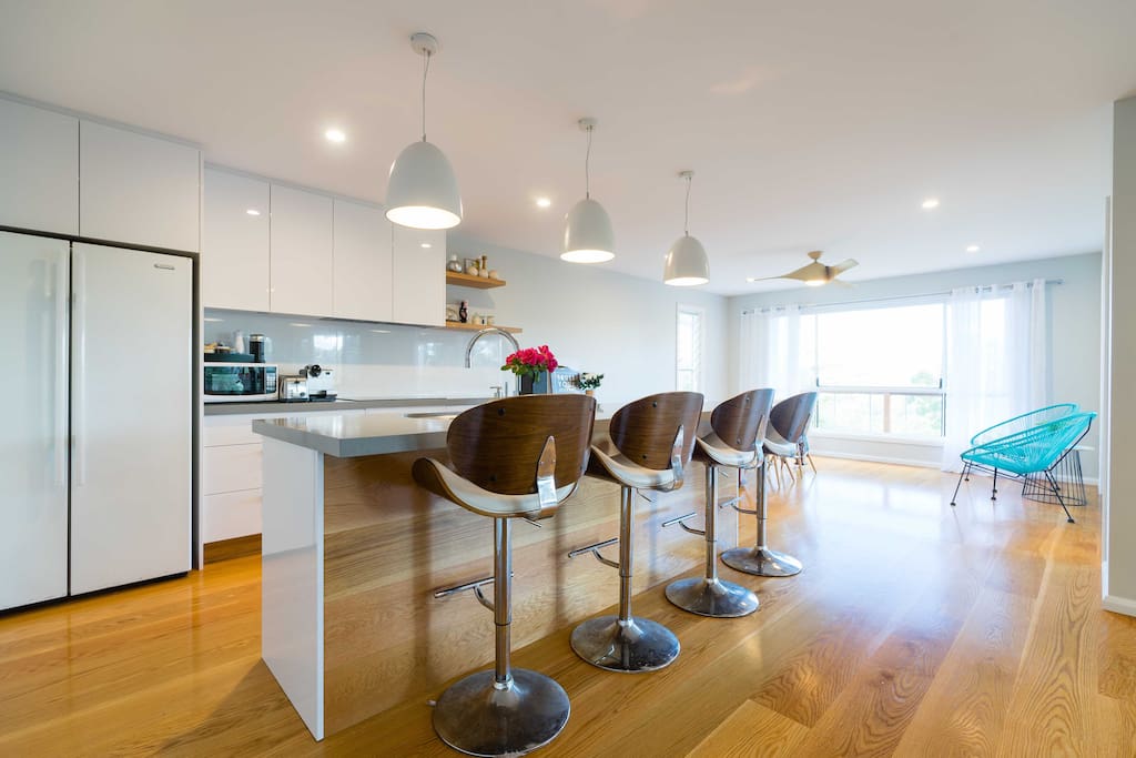 Kitchen: Upper Level