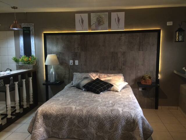 Loft c/cocineta a 8 min/centro. Facturamos!