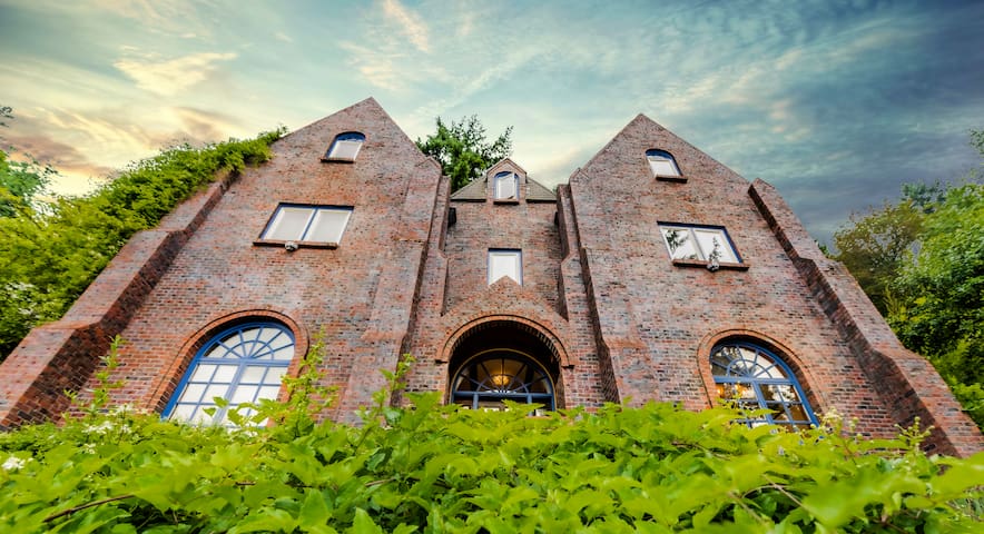 Castle Estate in SW Portland minutes from Downtown gallery image 3