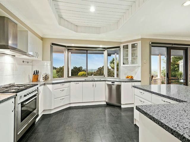 410 Kangaroo ground 15 , 20 people restaurant gallery image 3