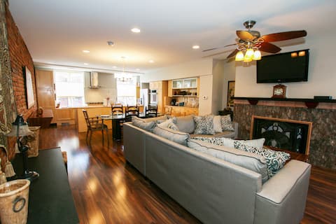 Spacious 3Br 2.5Ba Free Parking, Centrally Located