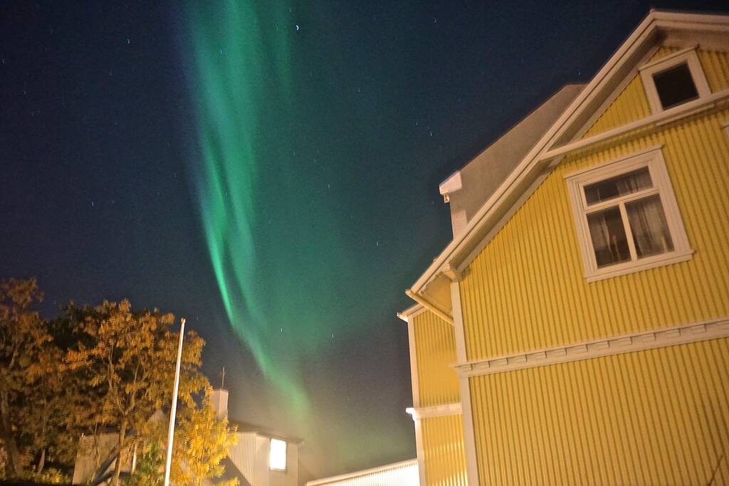 Northern lights playing.