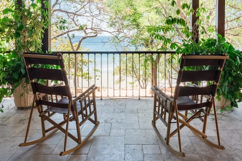StuCasa - Oceanfront Villa