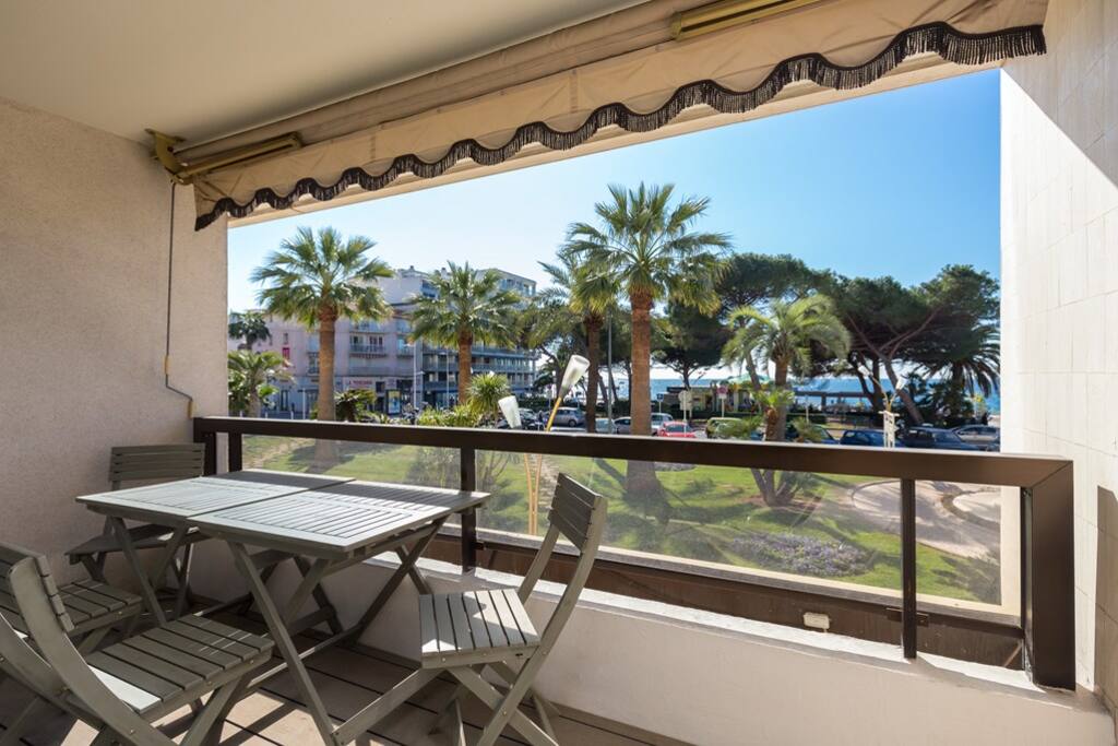 LARGE TERRASSE