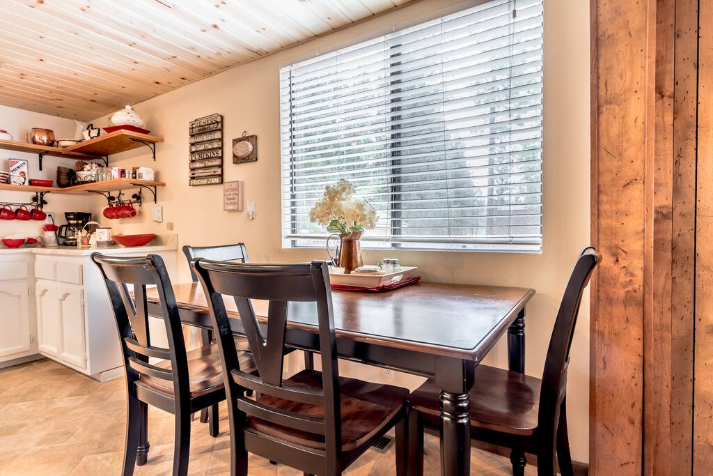 In Kitchen Dinning