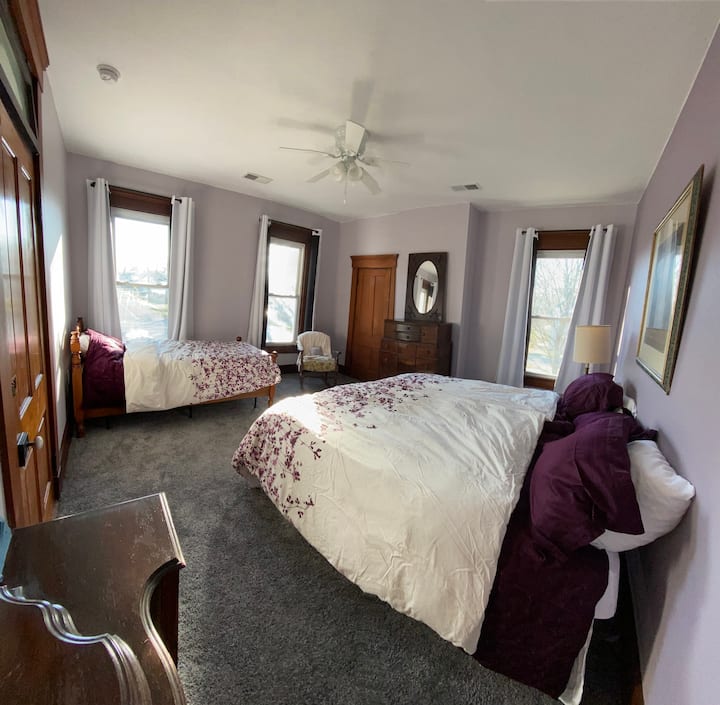Bedroom #1: 1 King bed, 1 single bed.  Located upstairs.