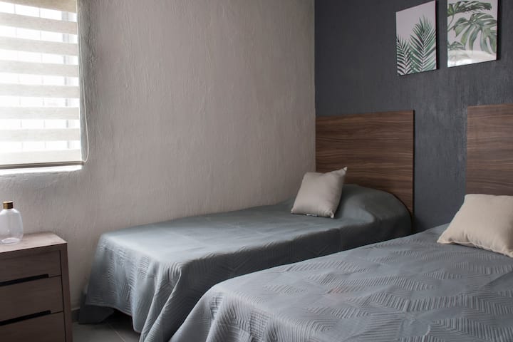 Მეოთხე 2 | საძინებელი ორი სინგლით