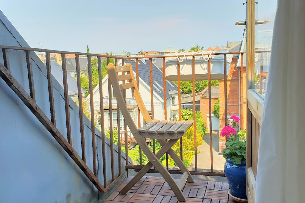 Balcony overseeing exclusive Villa neighborhood