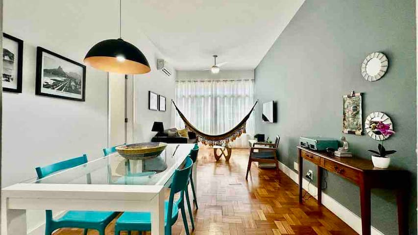 Prudente de Morais – One block from Ipanema beach!