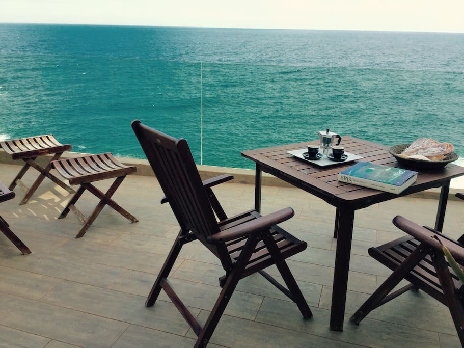 Desayunando sobre el Atlántico