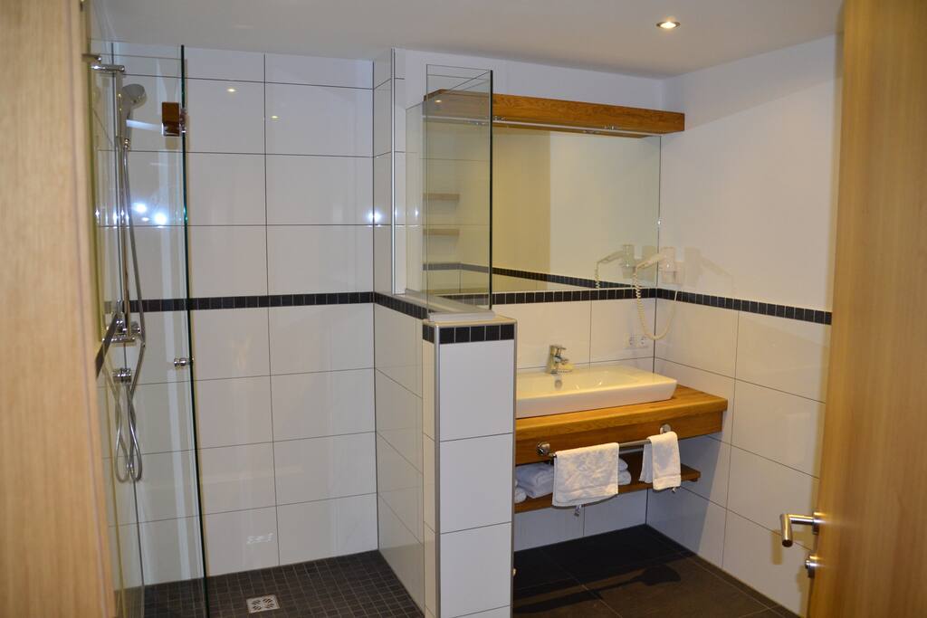 Badezimmer 1