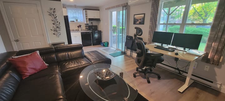 Მონიტორები და usb c კერა გათვალისწინებულია მხოლოდ მოთხოვნისამებრ (გთხოვთ, მოითხოვოთ დაჯავშნა).