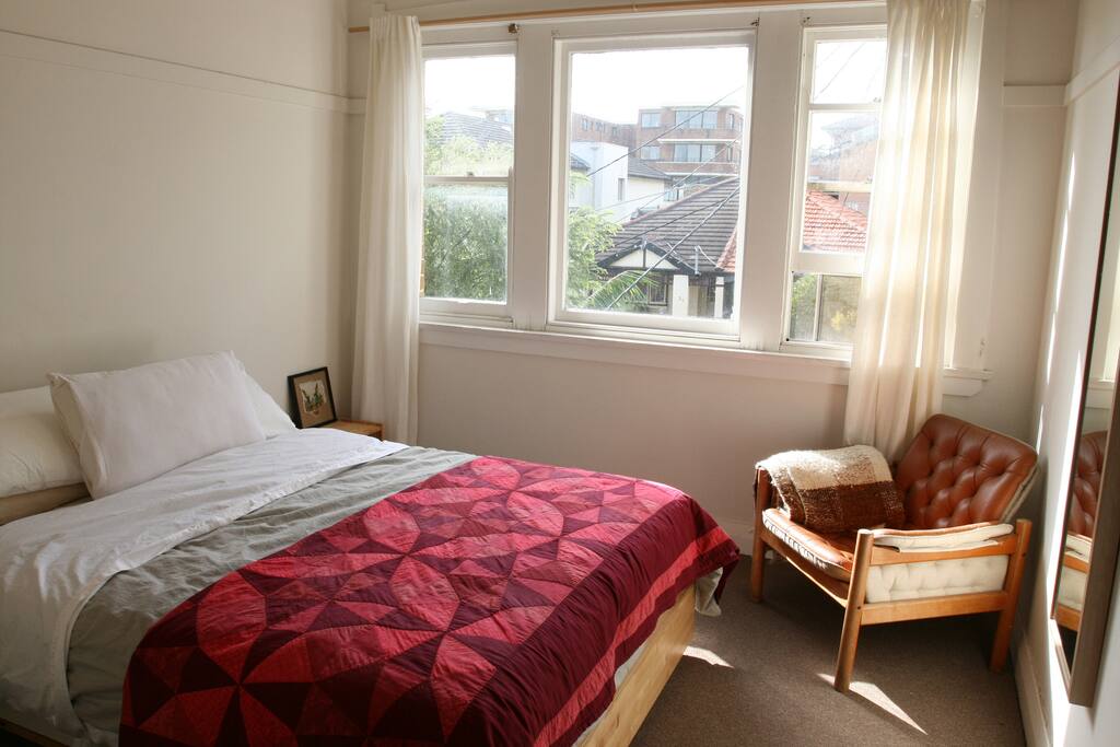 The main bedroom is full of sunshine in the morning