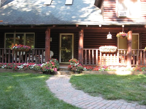 PINE LODGE ~ Cozy and Snug ~ A great get-away!