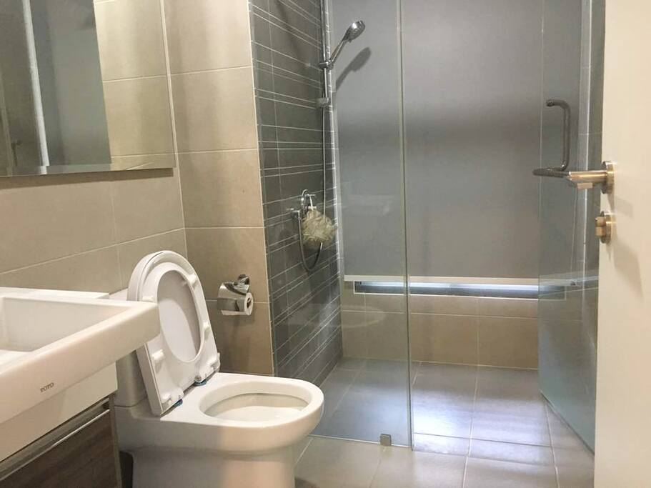 Santorini Suite Washroom