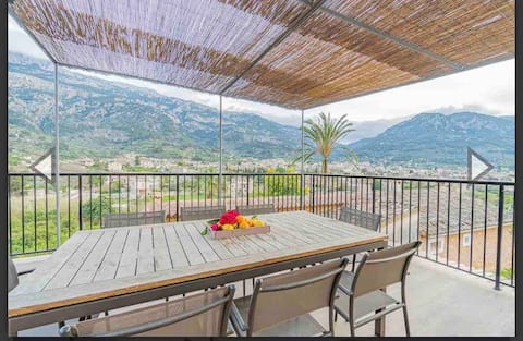 Penthouse overlooking Soller with garden & terrace