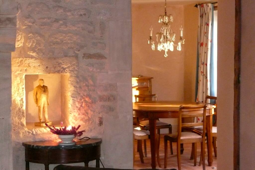 La salle à manger vue du salon
