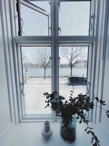 CPH Lake View Living gallery image 5