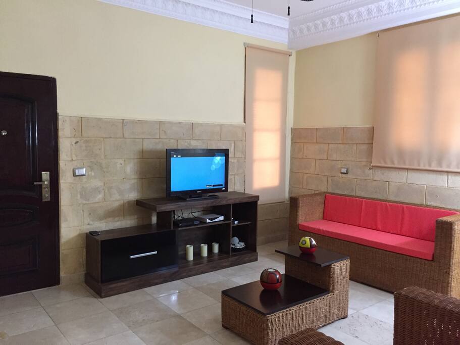 Bella y acogedora sala con todo los servicios para disfrutar de Tv