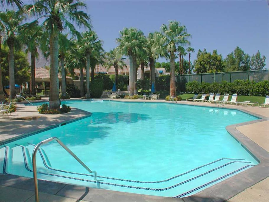 Oranj Palm Vacation Rentals at Deauville Condos Downtown Palm Springs