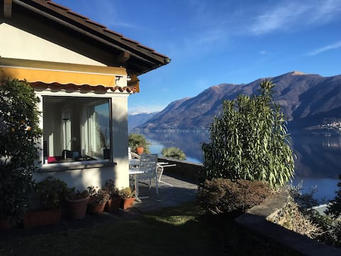 Top location over the lake with beautiful garden