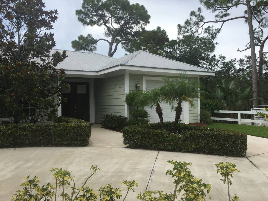 Entry and garage for guest house
