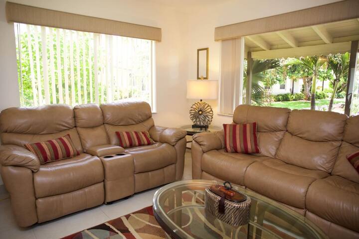 Beach Resort Villa M on Ocean +Intracoastal Side gallery image 4