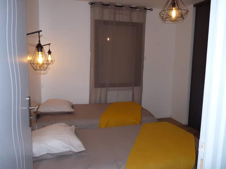 dormitorios 2 camas y armario
