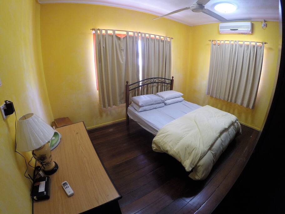 Upstairs Masterroom
