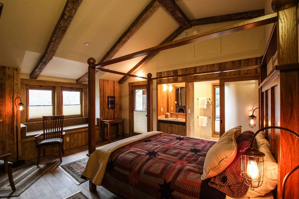 Oak Room looking to bathroom and window seat