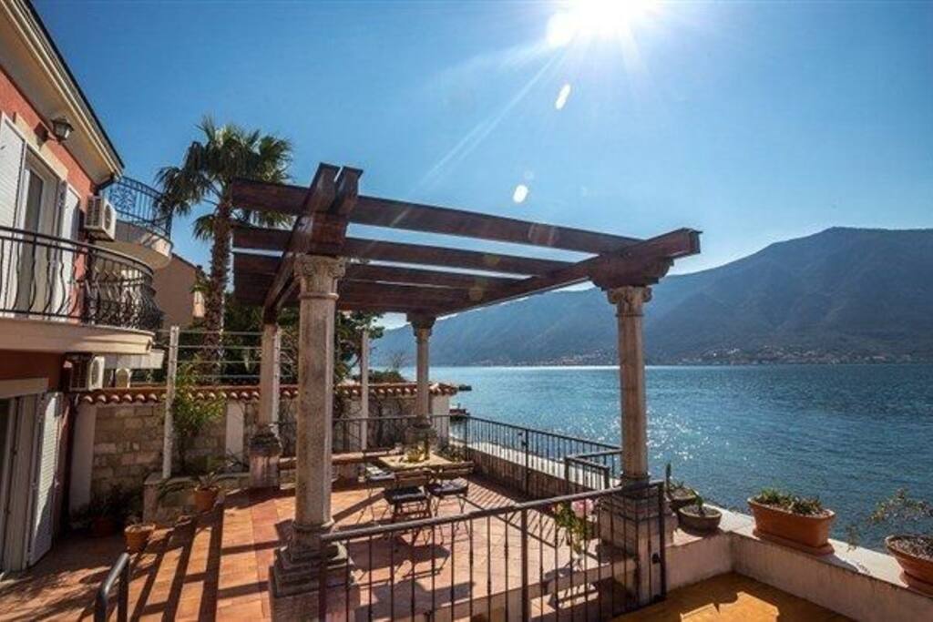 Amazing waterfront location, Villa Branka