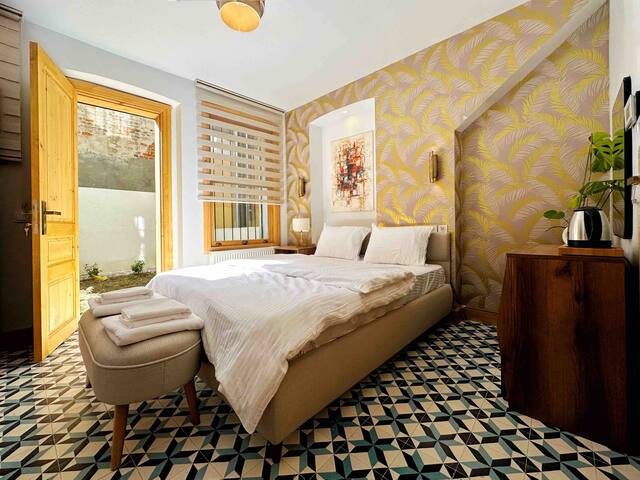 REFurbished Triplex in Taksim gallery image 5